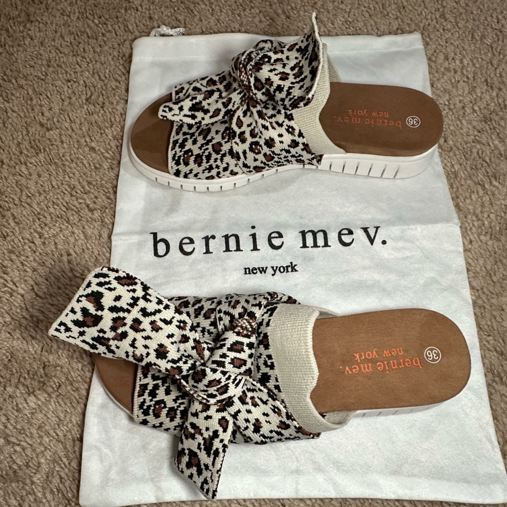 bernie mev. Leopard Knot Slide Sandals in Cream, Black & Brown